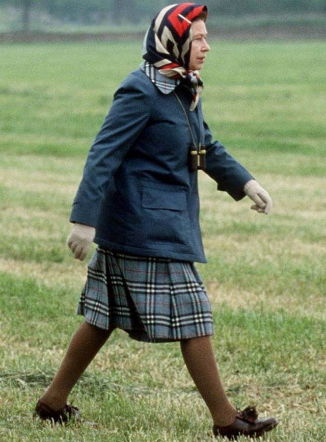 冬日复古格纹回归，掌握这几种搭配，轻松穿出时髦英伦风 (图15)