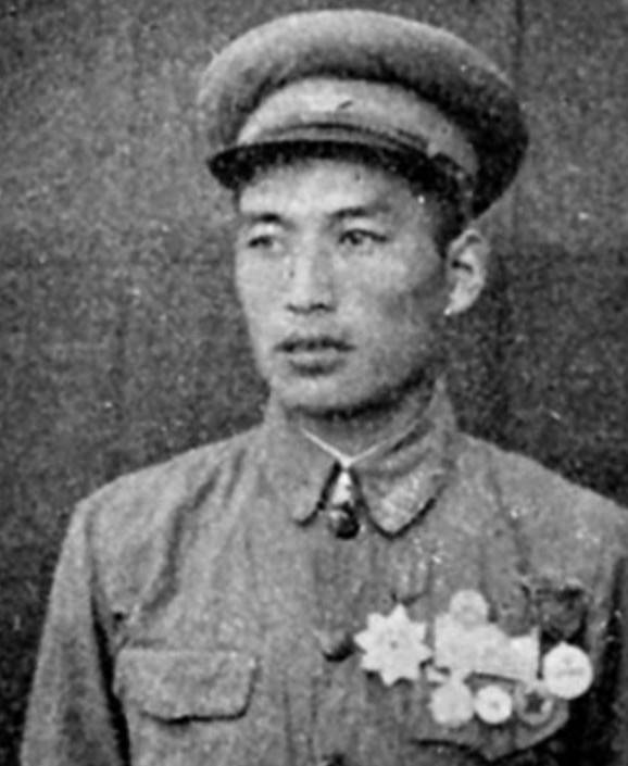 20岁参军,22岁荣立一等功,24岁凭借牛棚中发现的一物,彪炳千秋 (图1) 20岁参军,22岁荣立一等功,24岁凭借牛棚中发现的一物,彪炳千秋 (图1)