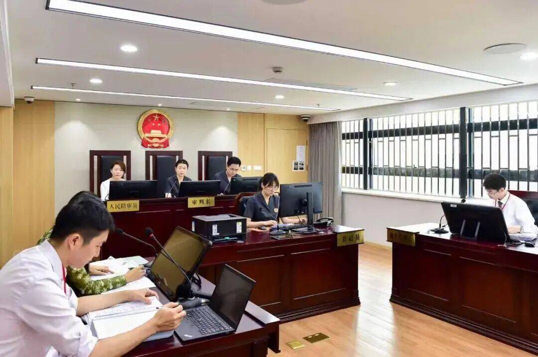 “海底捞小便案”详情披露：俩男生往火锅里小便，家长判赔220万 (图3)