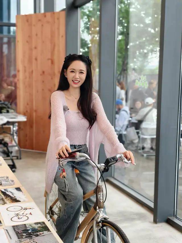 “陈乔恩”新穿法火出圈：新中式外套+半身裙，松弛洋气又减龄！(图16)