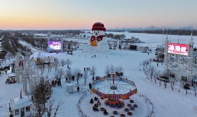 26米福娃雪人刷屏！挖出来的冰雪顶流，藏着冷资源变热经济的密码 (图8)