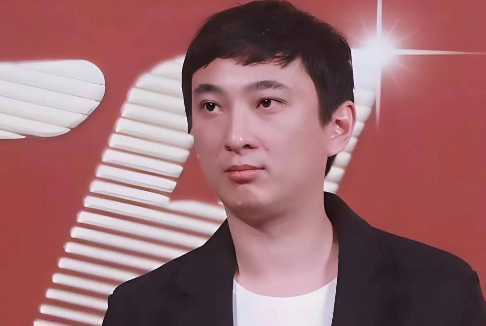 又遭一击！王思聪名下资产被法拍，王健林也顾不上他了 (图2)