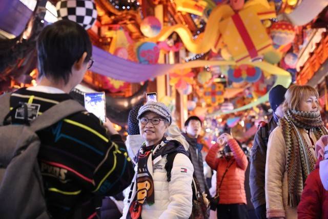 人间百味，共赴新岁：跨年钟声里的世界 (图1)