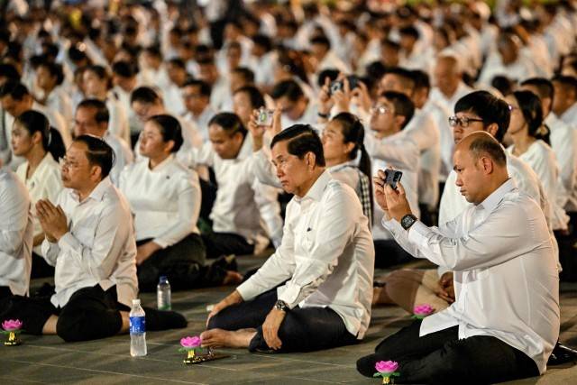 人间百味，共赴新岁：跨年钟声里的世界 (图7)