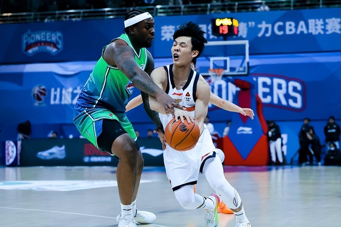 广东豪取8连胜，辽宁报价2米13中锋，北京核心受伤，新疆酝酿换外援 (图2)