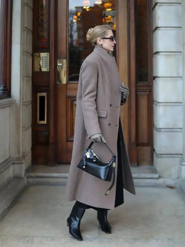今冬“大衣＋阔腿裤”最火！这么穿美爆了，高级又好看 (图3)