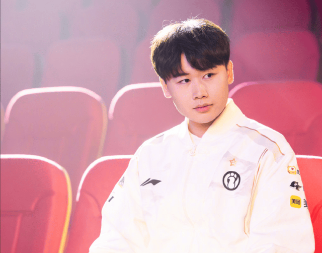 德玛西亚杯:“凡人版”IG进军决赛,新生代选手才是LPL的未来? (图2) 德玛西亚杯:“凡人版”IG进军决赛,新生代选手才是LPL的未来? (图2)