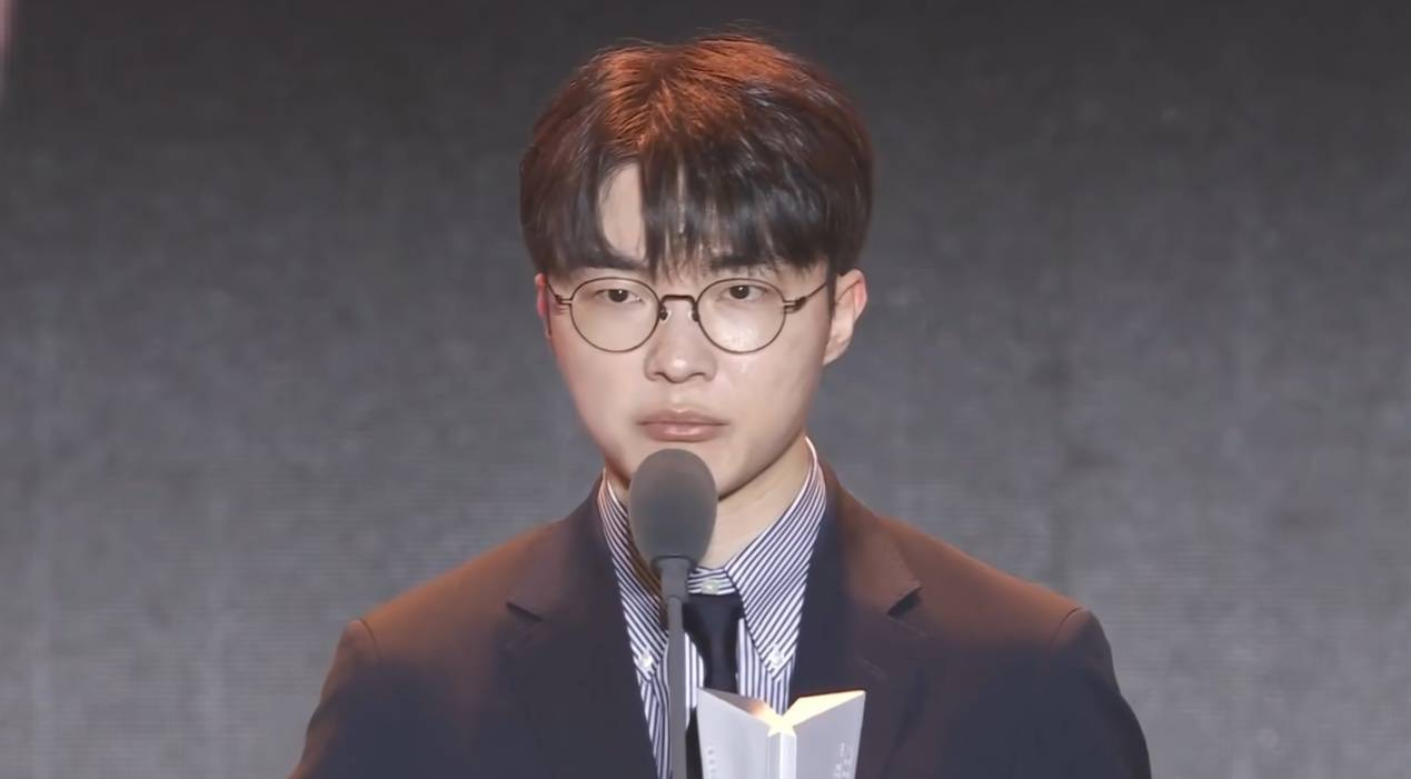 LOL神秘天才陨落,引发全网讨论!真实身份并非AI,难以比肩Faker (图6) LOL神秘天才陨落,引发全网讨论!真实身份并非AI,难以比肩Faker (图6)