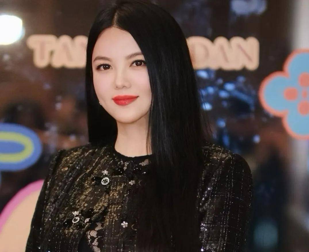 李湘账号禁言风波升级！知情人称涉及税务问题，本人多家公司注销 (图1)