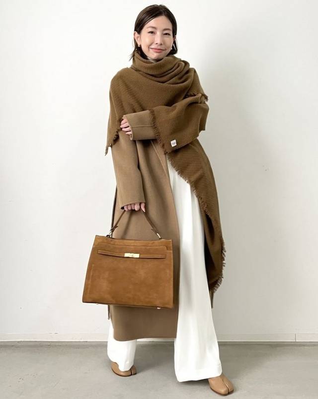 难怪都在穿“大衣+阔腿裤”，简约日常，一种搭配能穿出N种时髦 (图5)