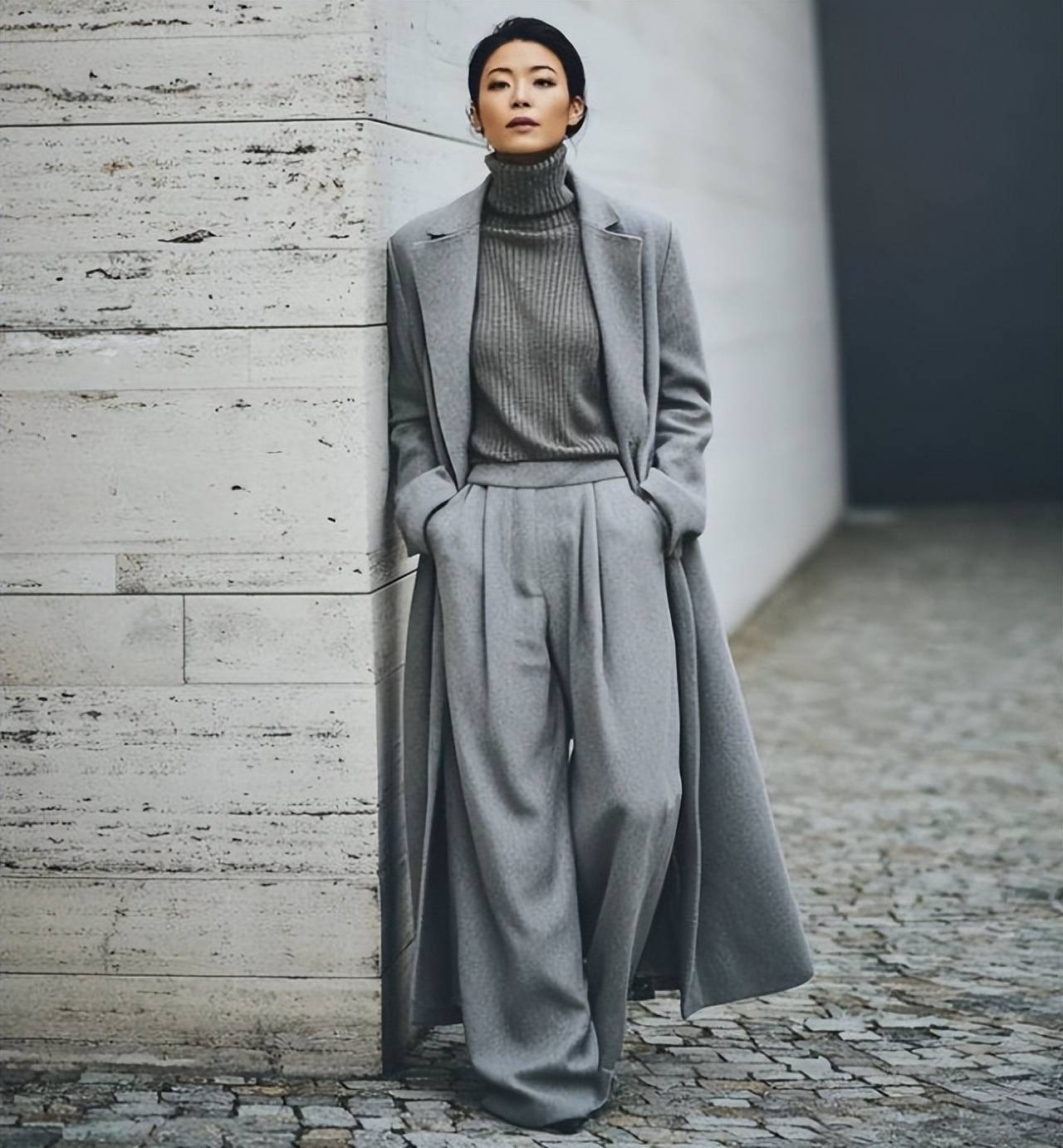 难怪都在穿“大衣+阔腿裤”，简约日常，一种搭配能穿出N种时髦 (图12)