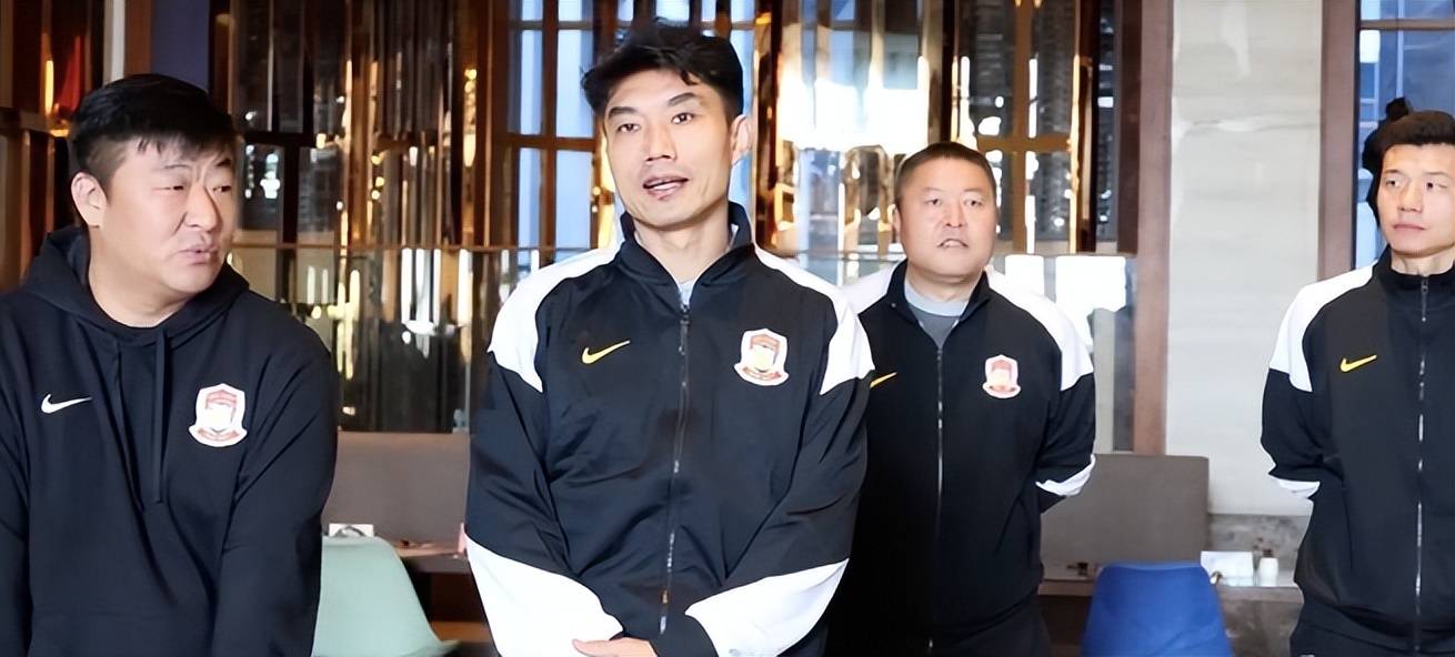 青岛西海岸祭出两个英明决定，郑智有望带队搅局中超争冠 (图4)
