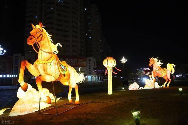 马踏光影越雄关！嘉峪关这场新春灯会，藏着丝路千年的文化密码 (图6)