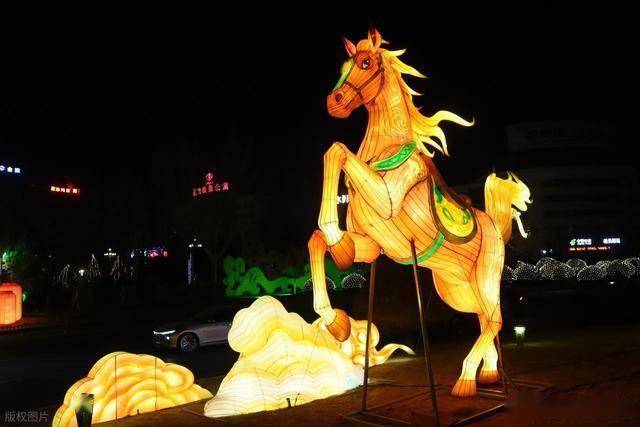 马踏光影越雄关！嘉峪关这场新春灯会，藏着丝路千年的文化密码 (图12)