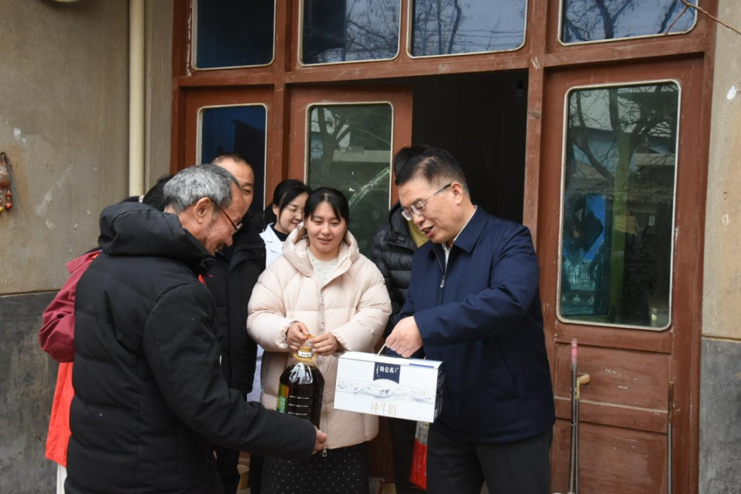 西安医学院校长巩守平慰问“乡村健康小屋”基层医疗师生实践团(图7)