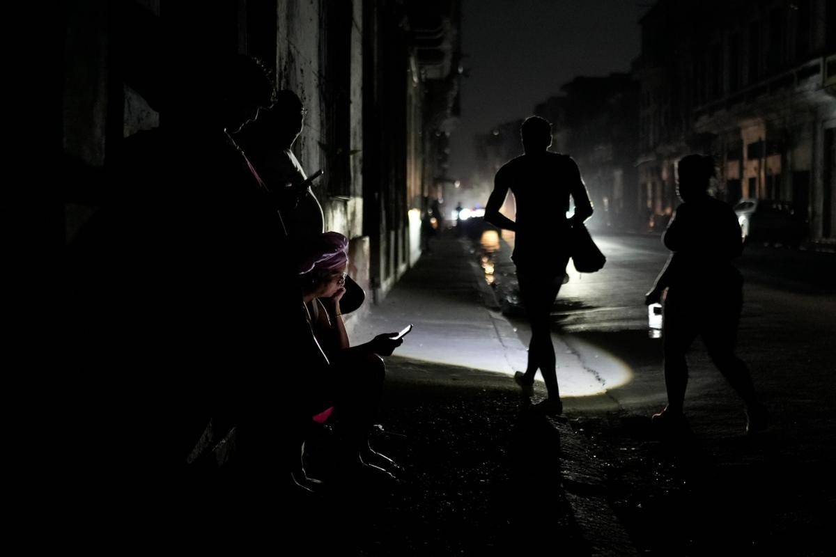 面临30年来最严重危机,古巴终于到了!国际援助突破封锁抵达古巴 (图1) dc723cc7e631bf88bc0131e321f0038b_87530a917d864faabe5445d8cdec4b99~tplv-tt-origin-web:gif__iz=58558&from=article.pc_detail&lk3s=953192f4&x-expires=1774749786&x-signature=qkXFXiq6j12D5Md2DQ6w0BrEru8%3D.jpeg