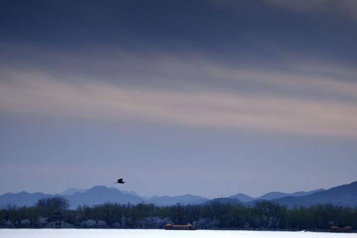 颐和园暮色动人，游客定格落日美景 (图5)