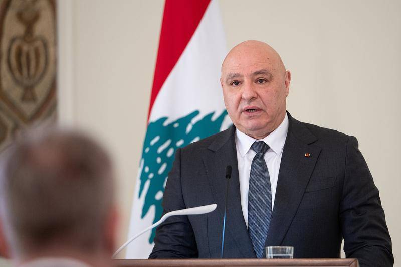 黎巴嫩总统：以色列空袭黎南部桥梁是地面入侵前兆 (图1)