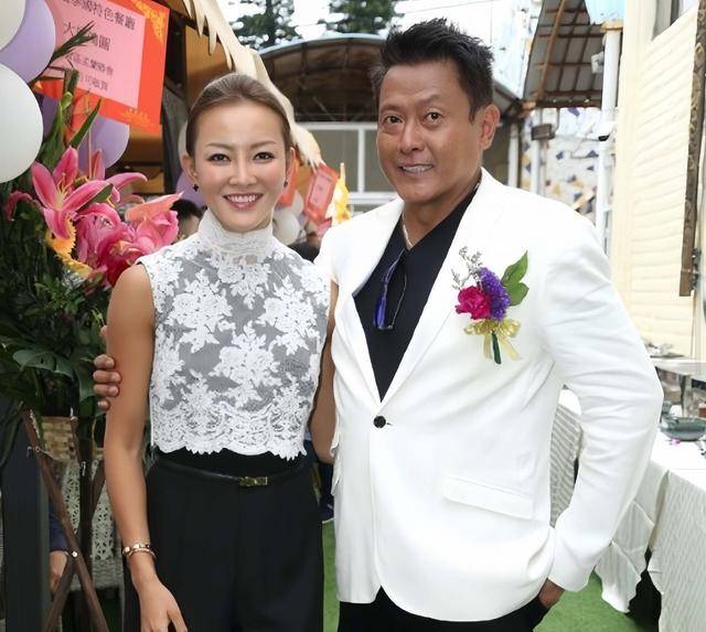 香港知名男星前妻整容成瘾，卖保险年入500万，成功跻身上流圈子 (图6)