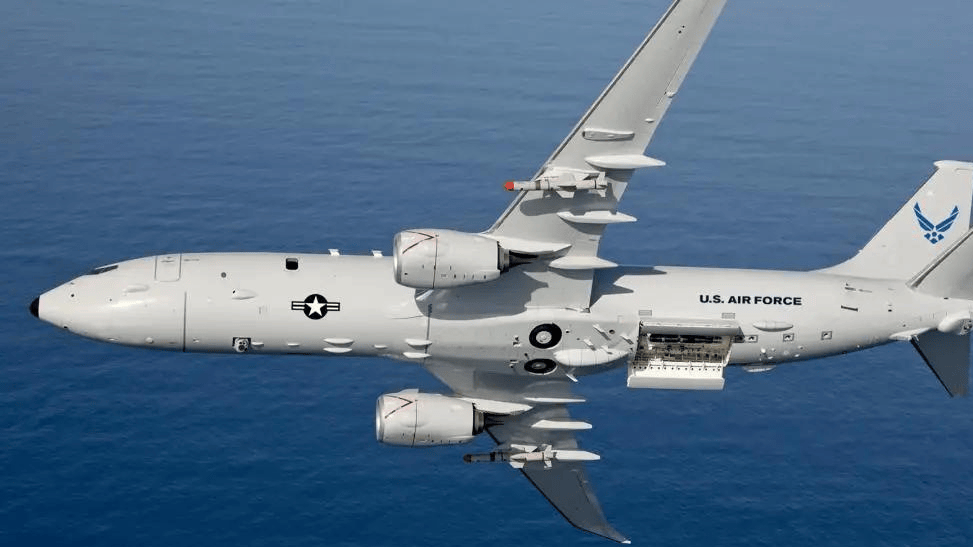 日战机长见识了，东海上出现前所未见中国战机，美日潜艇藏不住了 (图9)